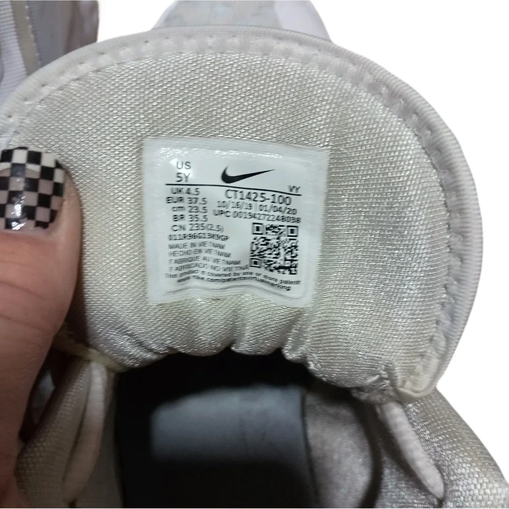 Nike KD Trey 5 VII (GS)  Men's‎ Athletic Shoes SKUM052